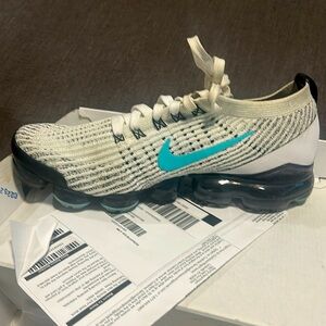 W Air Vapormax Flynit 3 barely worn